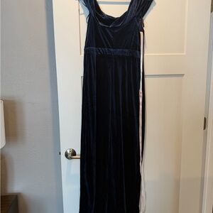 NWT Lulu’s Elegant Navy Blue Velvet Gown